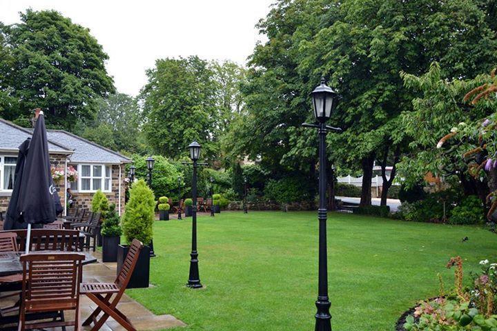 Dimple Well Lodge Hotel Уейкфийлд Екстериор снимка