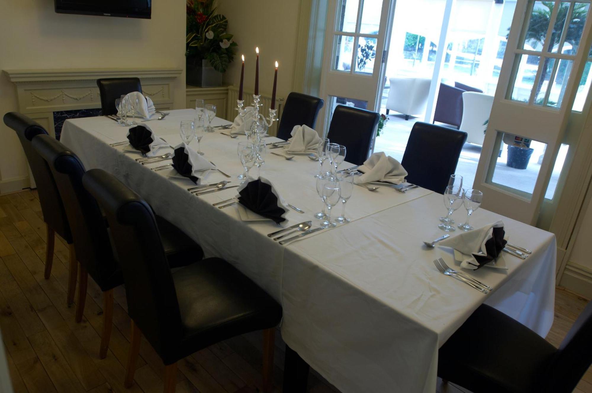 Dimple Well Lodge Hotel Уейкфийлд Екстериор снимка
