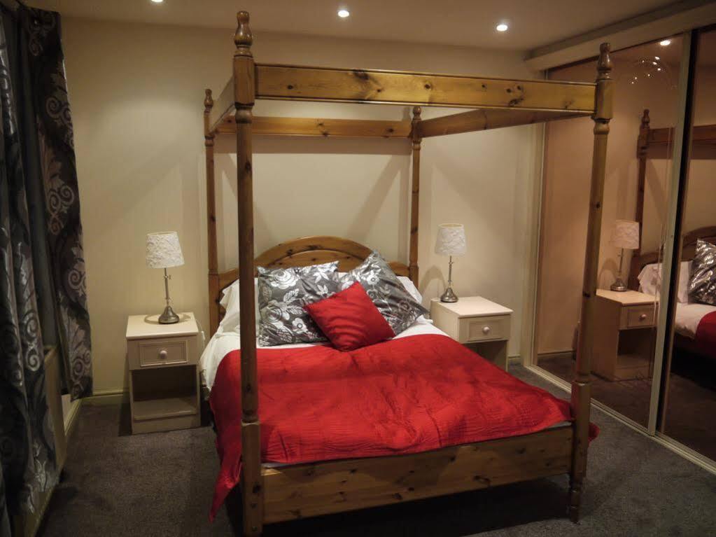 Dimple Well Lodge Hotel Уейкфийлд Екстериор снимка