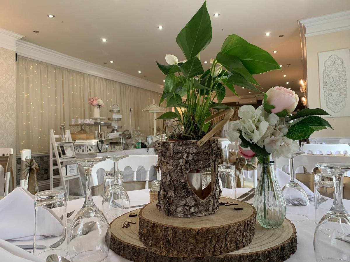 Dimple Well Lodge Hotel Уейкфийлд Екстериор снимка