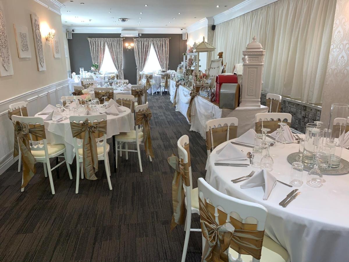 Dimple Well Lodge Hotel Уейкфийлд Екстериор снимка